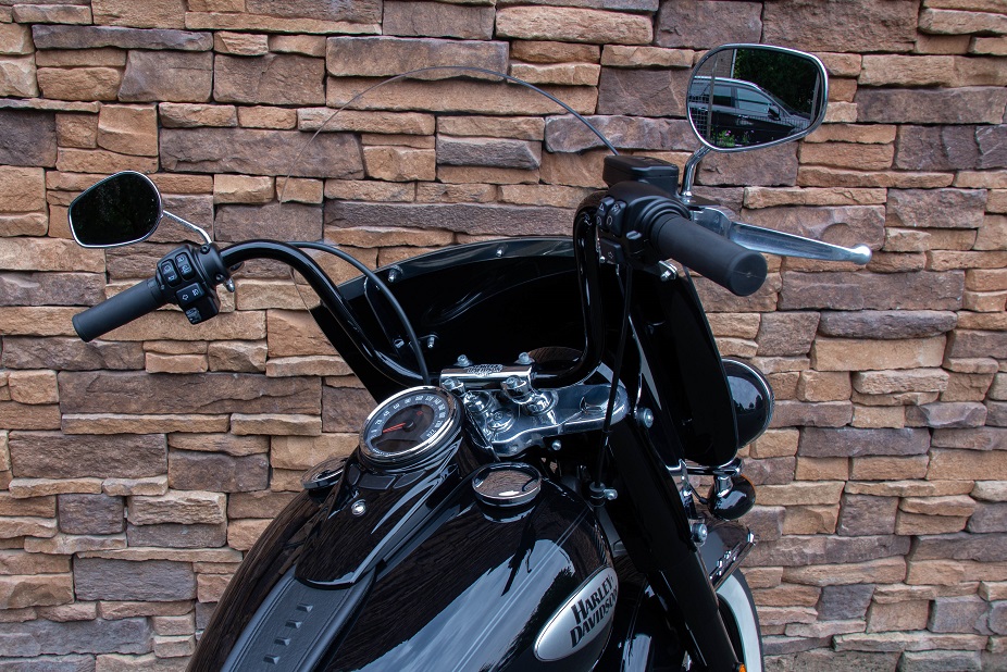 2021 Harley-Davidson FLHCS Heritage Softail M8 114 Black Edition RD
