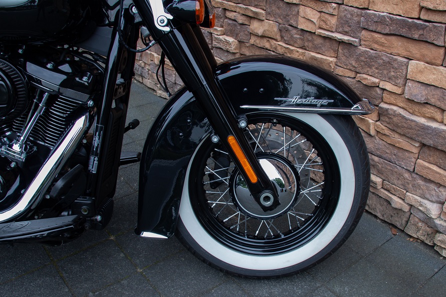 2021 Harley-Davidson FLHCS Heritage Softail M8 114 Black Edition RFW