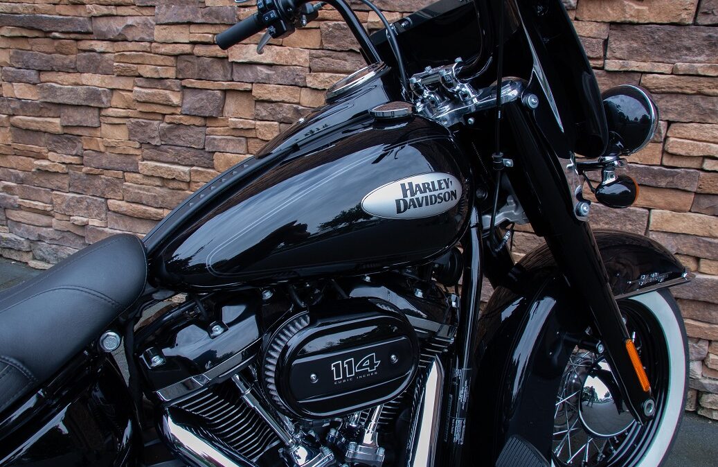 2021 Harley-Davidson FLHCS Heritage Softail M8 114 Black Edition RTZ
