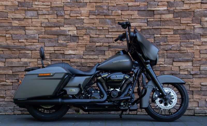 2019 Harley-Davidson FLHXS Street Glide Special M8 114 Black Edition