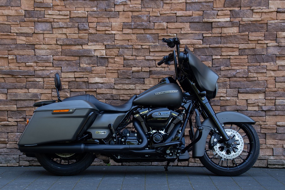 2019 Harley-Davidson FLHXS Street Glide Special M8 114 Black Edition R