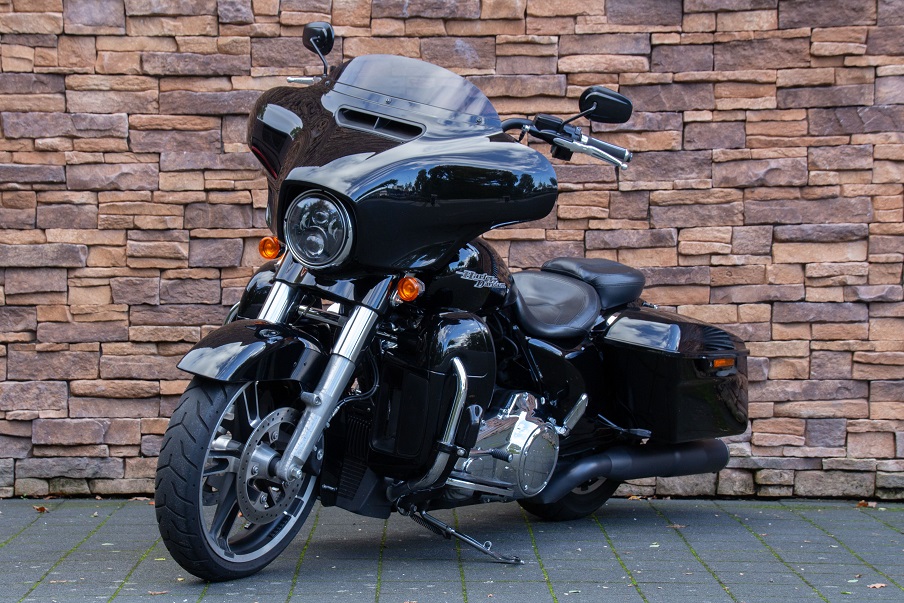 2017 Harley-Davidson FLHXS Street Glide Special 107 M8 LV