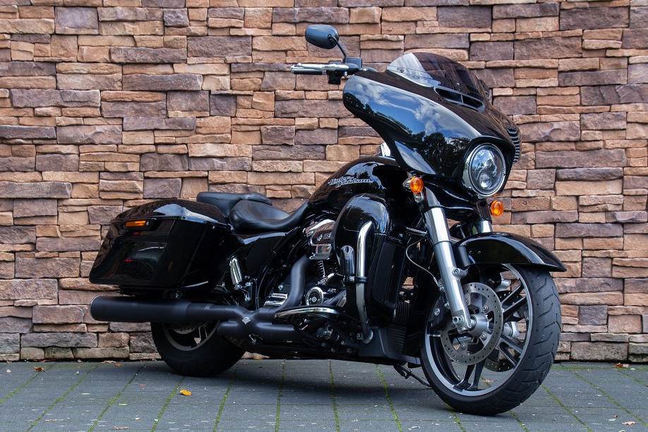 2017 Harley-Davidson FLHXS Street Glide Special 107 M8 RV