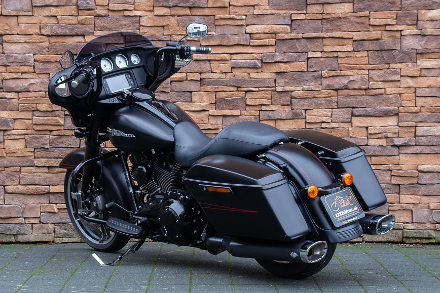 2016 Harley-Davidson FLHXS Street Glide Special 103 blacked-out
