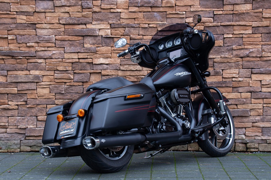 2016 Harley-Davidson FLHXS Street Glide Special 103 blacked-out RA