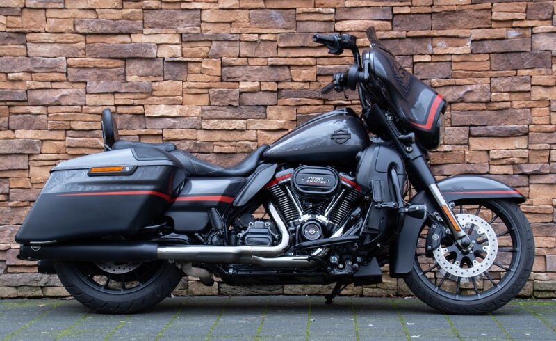 2018 Harley-Davidson FLHXSE Street Glide CVO 117