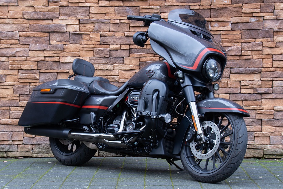 2018 Harley-Davidson FLHXSE Street Glide CVO 117 RV