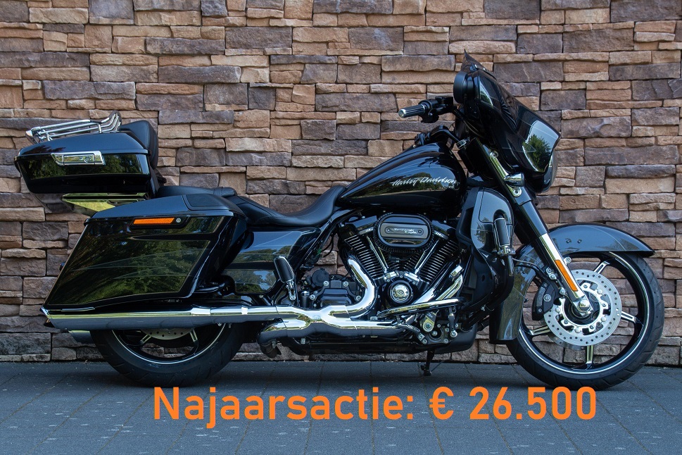 2017 Harley-Davidson FLHXSE CVO Street Glide M8 114 Dark Slate Candy Arctic Black Vance Hines R najaarsactie