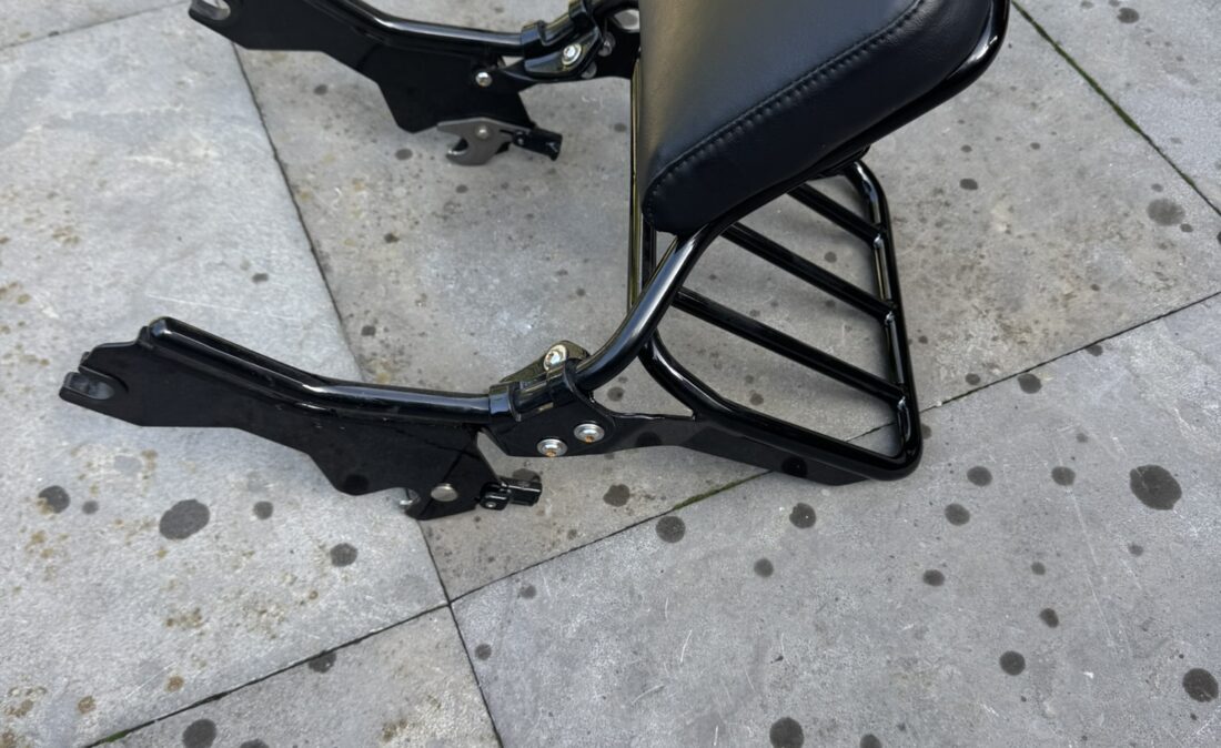 52300434 Sissybar Sport Glide afneembaar met bagagerek zwart izgst 1304 c