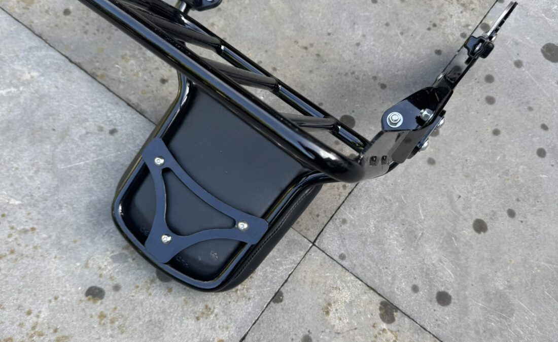 52300434 Sissybar Sport Glide afneembaar met bagagerek zwart izgst 1304 d