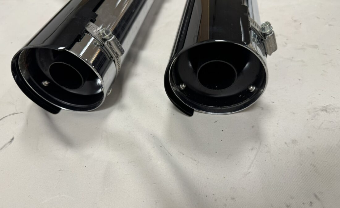 64900405 Uitlaatdempers Softail CVO Pro Street Breakout chroom+hoogglans zwart new 225 c