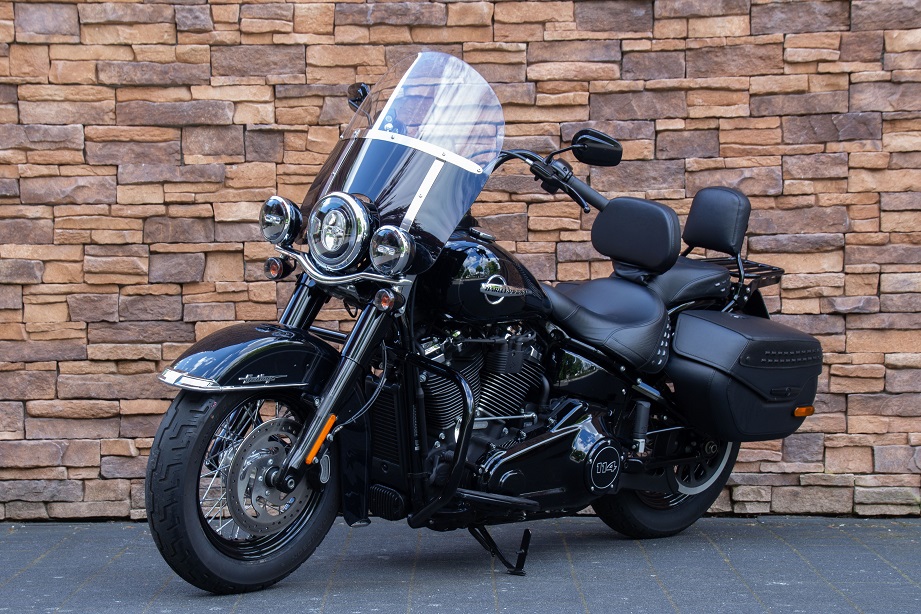 2019 Harley-Davidson FLHCS Heritage Classic Softail 114 M8 vivid black LV