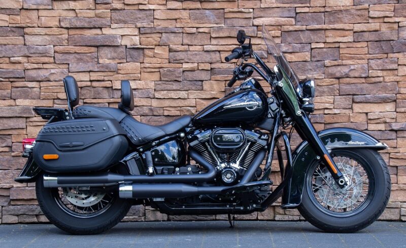 2019 Harley-Davidson FLHCS Heritage Classic Softail 114 M8 vivid black