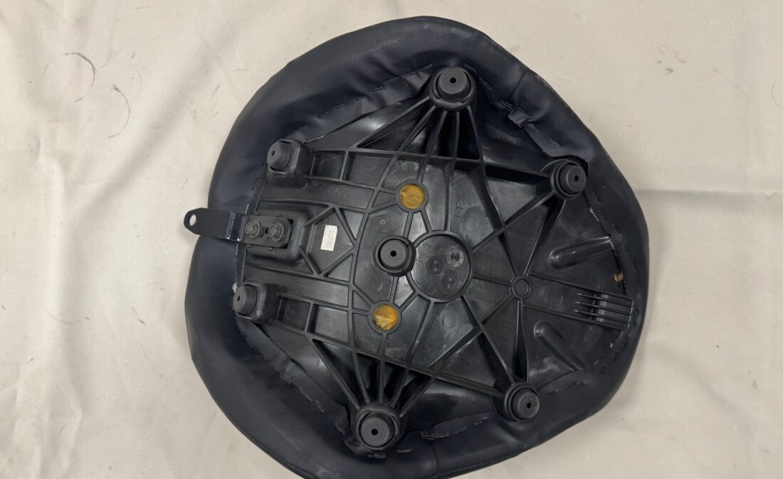 52000264 Street Bob FXBB(S) Standard FXST OEM seat bestuurder b