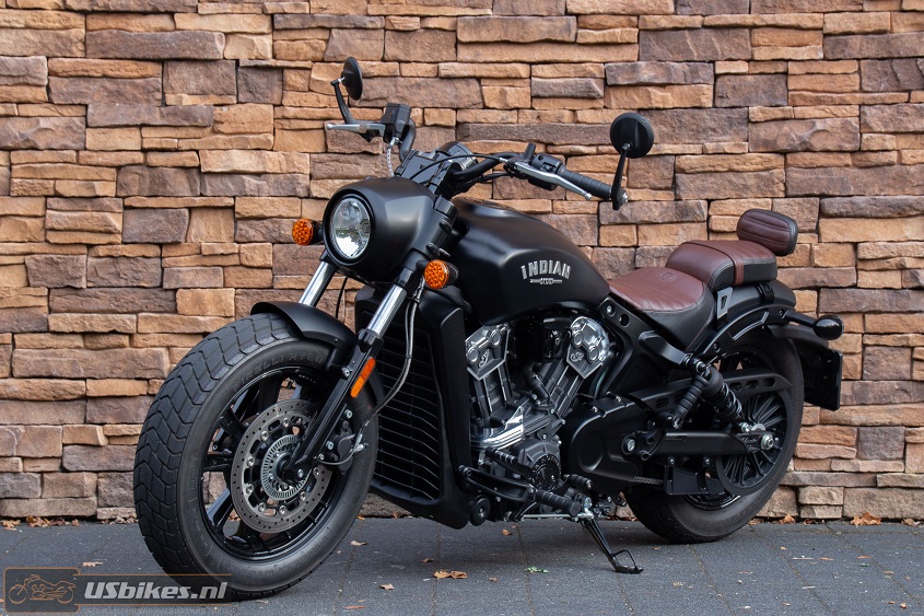 2022 Indian Scout Bobber Black Smoke LV