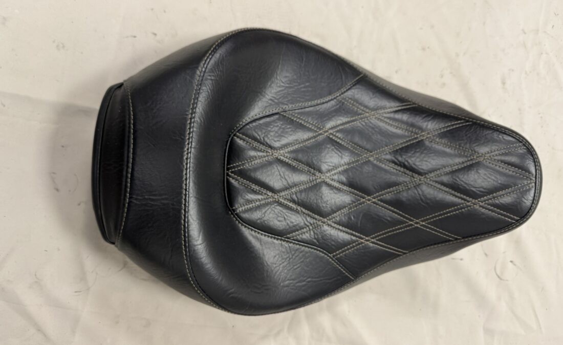52000057 Low Profile Touring Seat - Diamond Pattern - Mahogany Brown 334 b