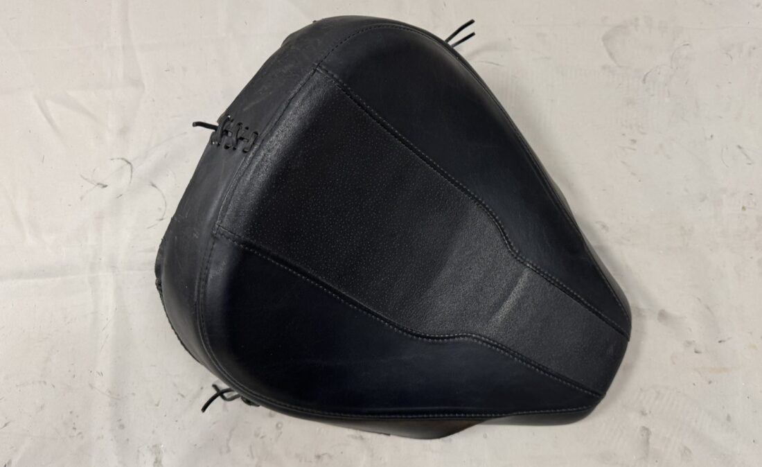 52218-00 bestuurder zadel softail FLSTF Fat Boy 338 a