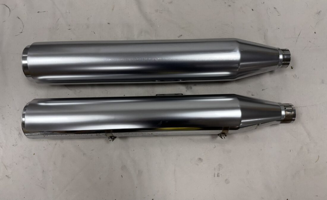 64900460 Uitaatdempers Softail Fat Boy FLSB(S) M8 Satin 239 a