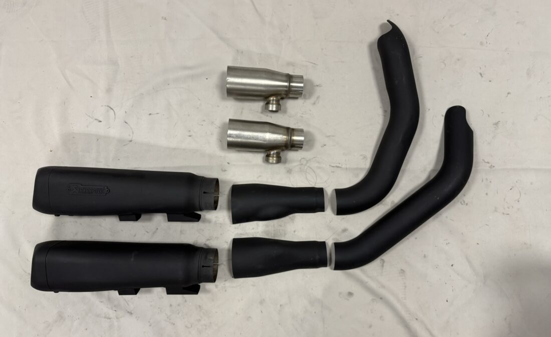 S-HDSPSO1-HB Akrapovic Slip-ons black met hitteschilden 269 a