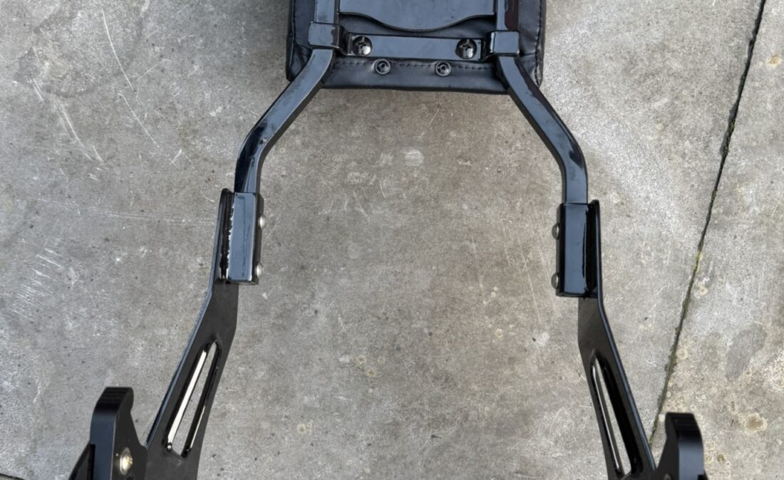 52124-09A Dyna Sissybar zwart afneembaar izgst 1310 c